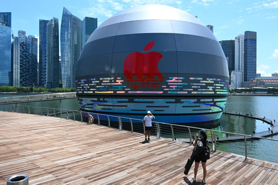 This glowing planet is the world’s first floating Apple Store