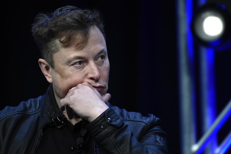 Elon Musk Mengonfirmasi Orang Rusia Mencoba Meretas Pabrik Tesla