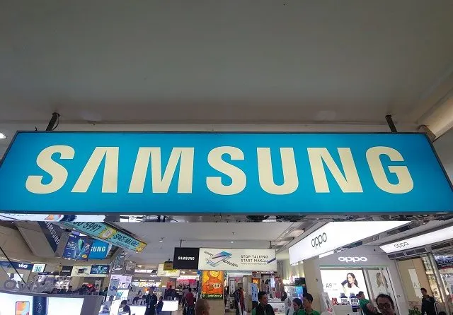 Wujud Samsung Galaxy S20 Dalam Genggaman